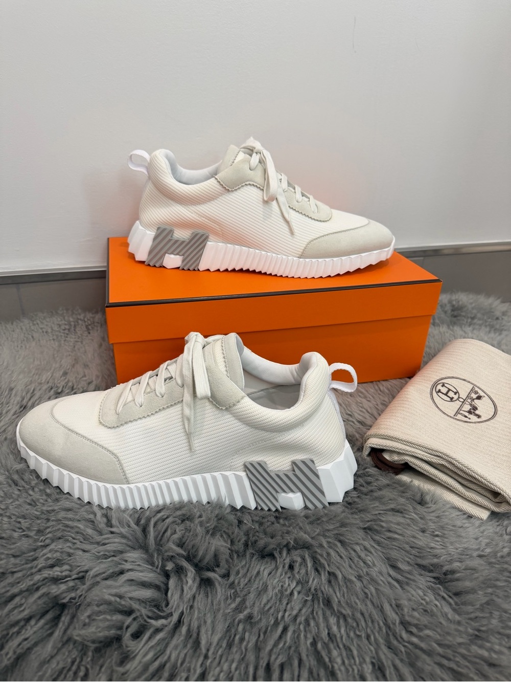 Hermès Knit Suede Sneakers Cream White Grey H – Men’s EU 43 / US 10